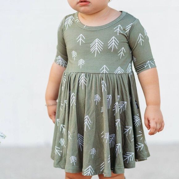 Millie + roo MID SLEEVE TWIRL- Trees green size 9/10 NWT in packaging - Picture 4 of 10